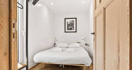 Family townhouse near Bruges Markt w/ backyard