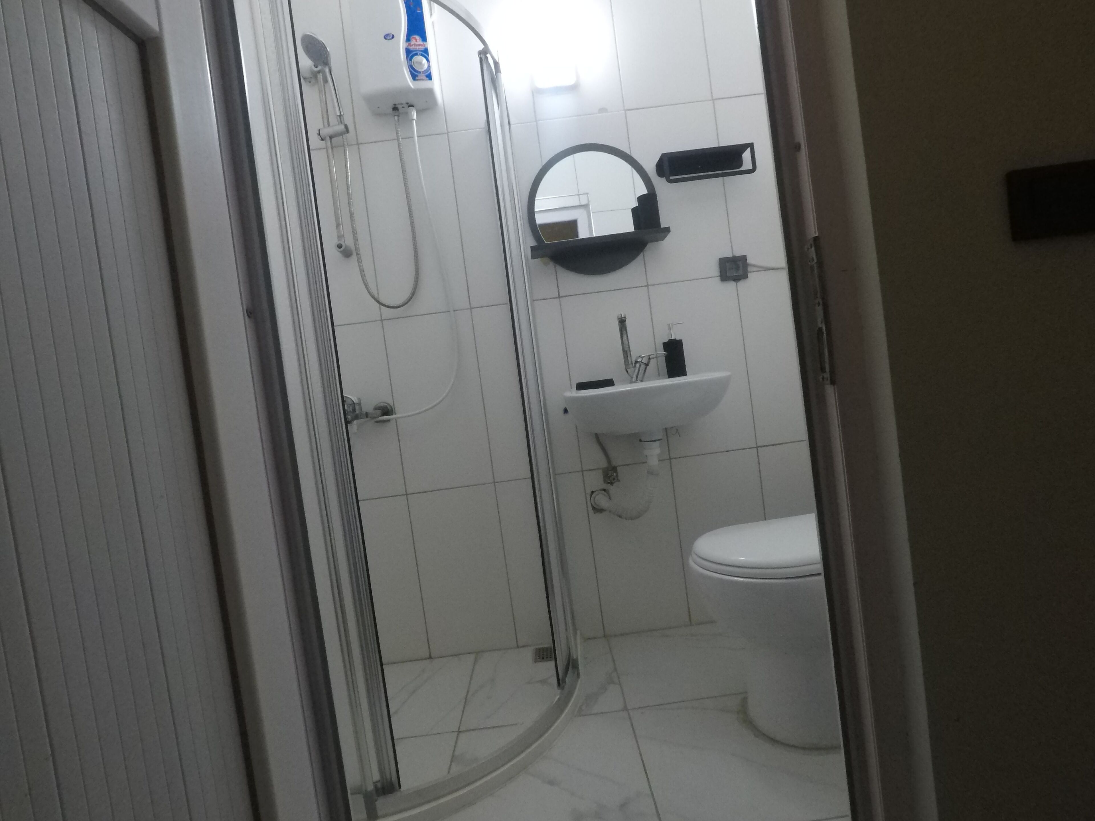 Standard Double Room, Balcony, Garden View | Bathroom