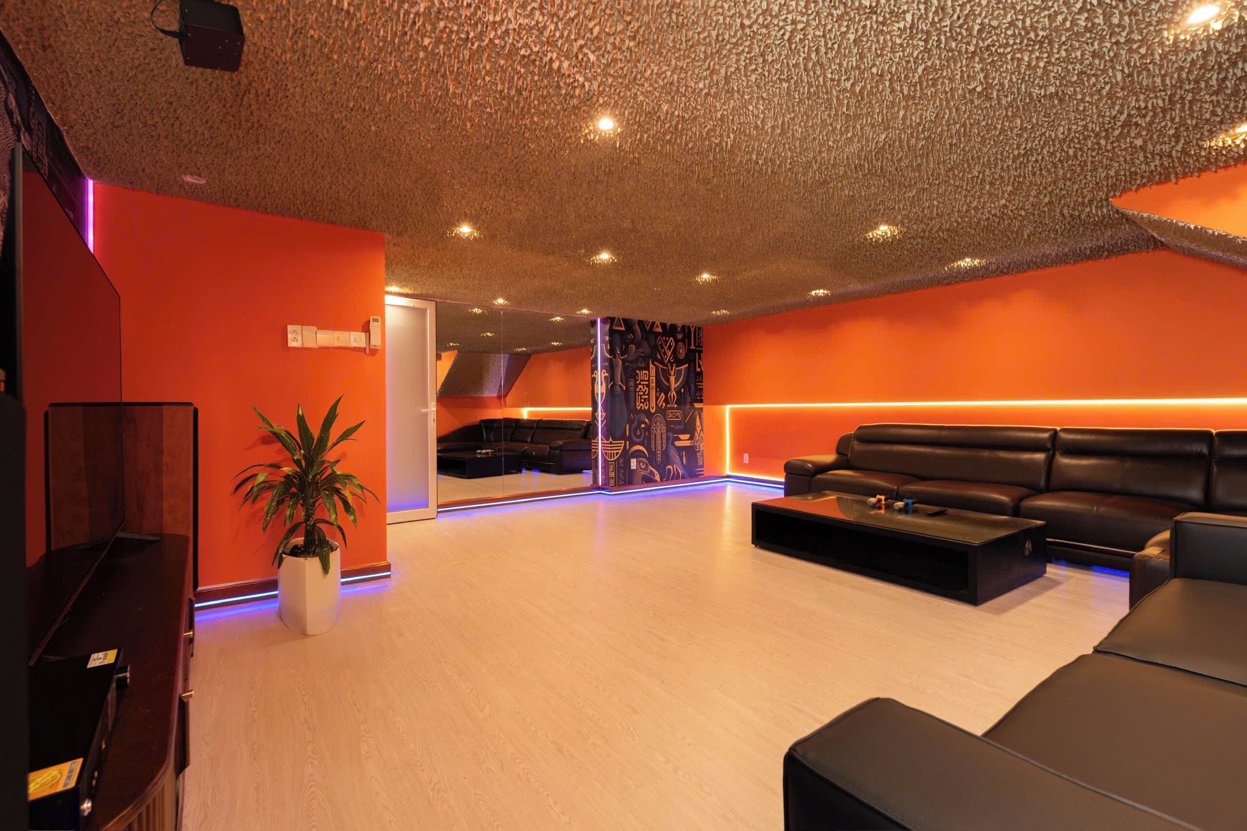 Luxury Villa, City View | Interior