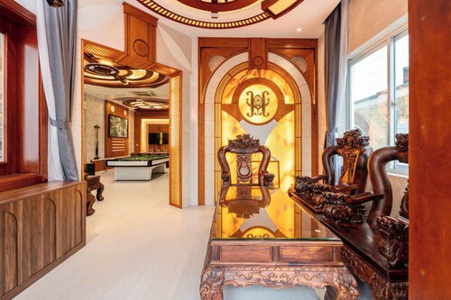 Sunrise Villa Him Lam D7 with 9 bedrooms