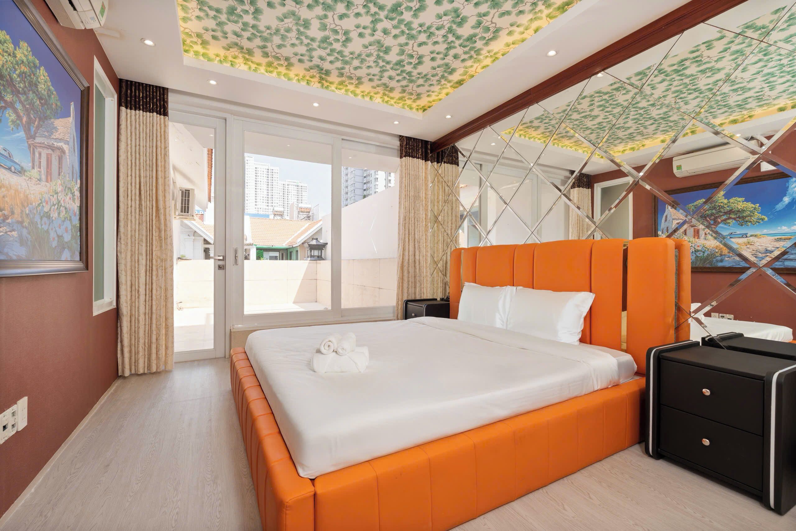 Luxury Villa, City View | Free WiFi