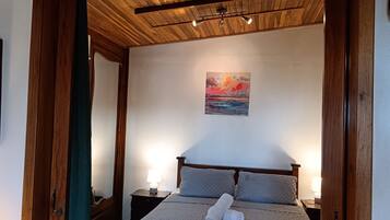 1 bedroom, iron/ironing board, internet, bed sheets