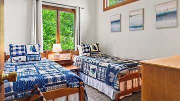 4 Schlafzimmer, Schreibtisch, Bügeleisen/Bügelbrett, kostenloses WLAN