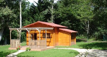 Chalet et lodge au bout d un chemin sans issus, trĂšs calme, Ă 3 km de Guedelon