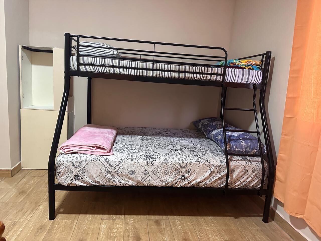 2 bedrooms, WiFi, bed sheets
