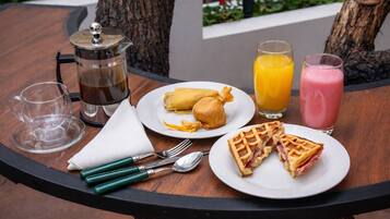 Apartment, 1 Bedroom, Patio | Outdoor dining