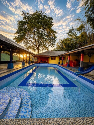 Cozzy Pesona Wisata Alam Ciparay Endah 