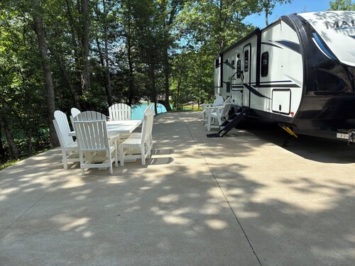 Gated Luxury Glamping at Diamond Acres – Near Grove Marina & Cumberland Falls