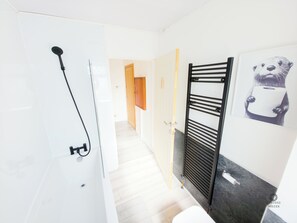 Dusche, Seife, Toilettenpapier