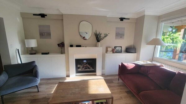 Living area - Beautiful beach house in the heart of the Beaches neighborhood (Toronto)