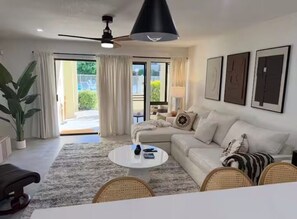 Living area - Stylish South Palm Springs Escape (Palm Springs)