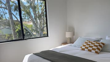 3 bedrooms, iron/ironing board, travel cot, free WiFi