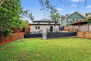 Exterior - Sleeps 12 - Luxury Upscale House mins from Mercedes-Benz Stadium (Atlanta)