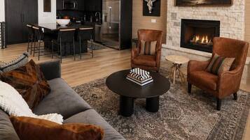 TV, fireplace