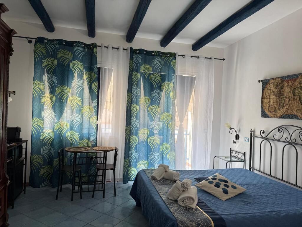 Monolocale comfort, balcone | Una scrivania, tende oscuranti, ferro/asse da stiro, Wi-Fi gratuito