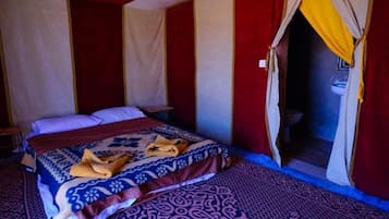 Quarto quádruplo, sacada, vista para o lago