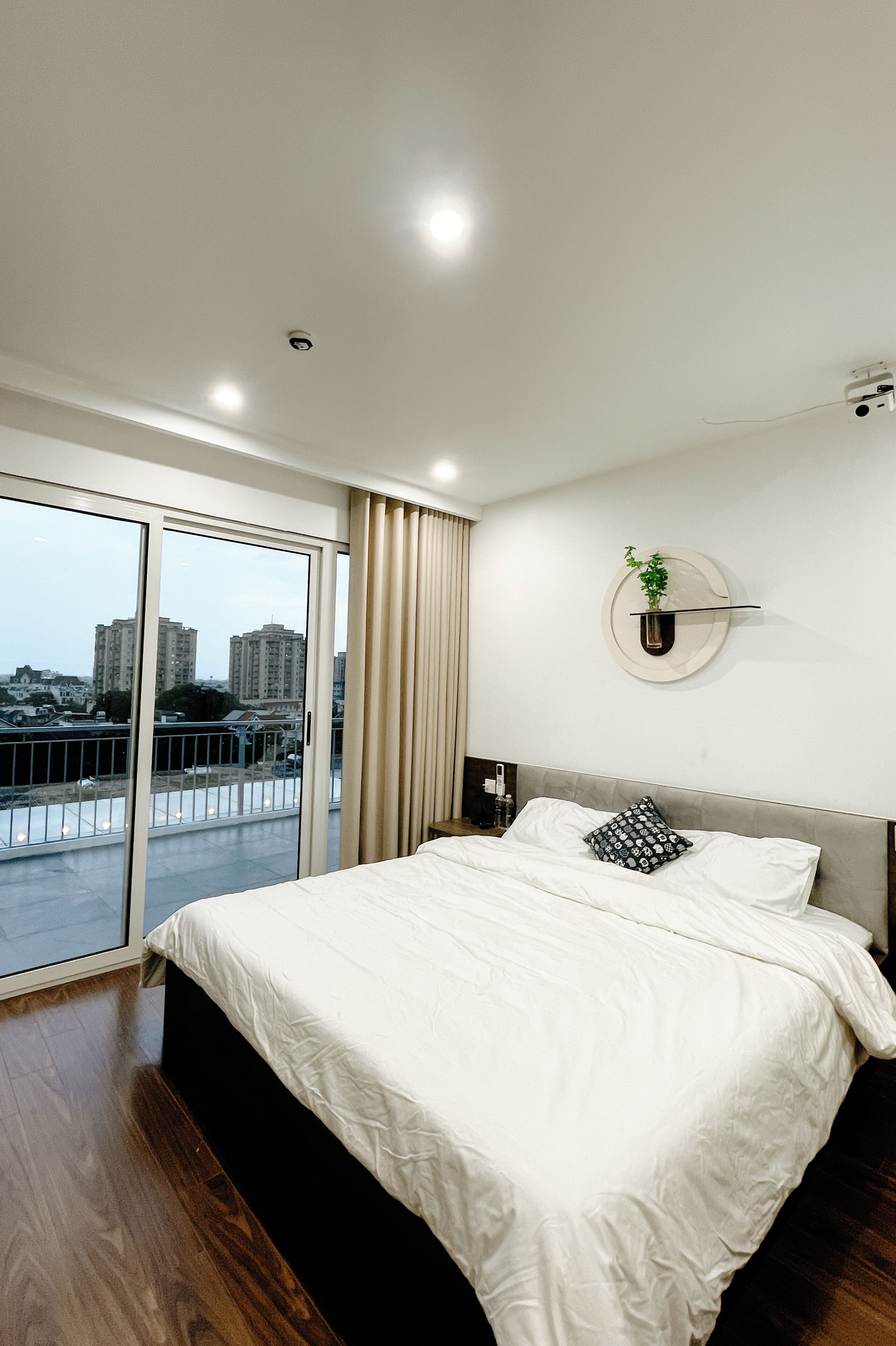 1 bedroom, internet, bed sheets