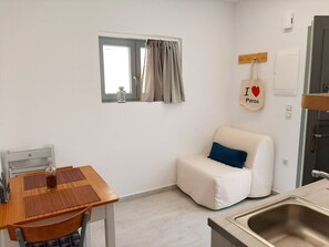 Dining - Cozy town house (Parikia)