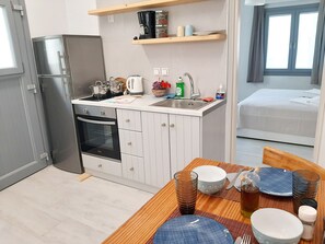 Private kitchen - Cozy town house (Parikia)