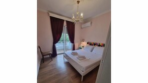 2 chambres, fer et planche à repasser, Wi-Fi, draps fournis