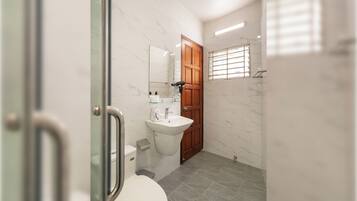 Luxury Villa, City View | Bathroom