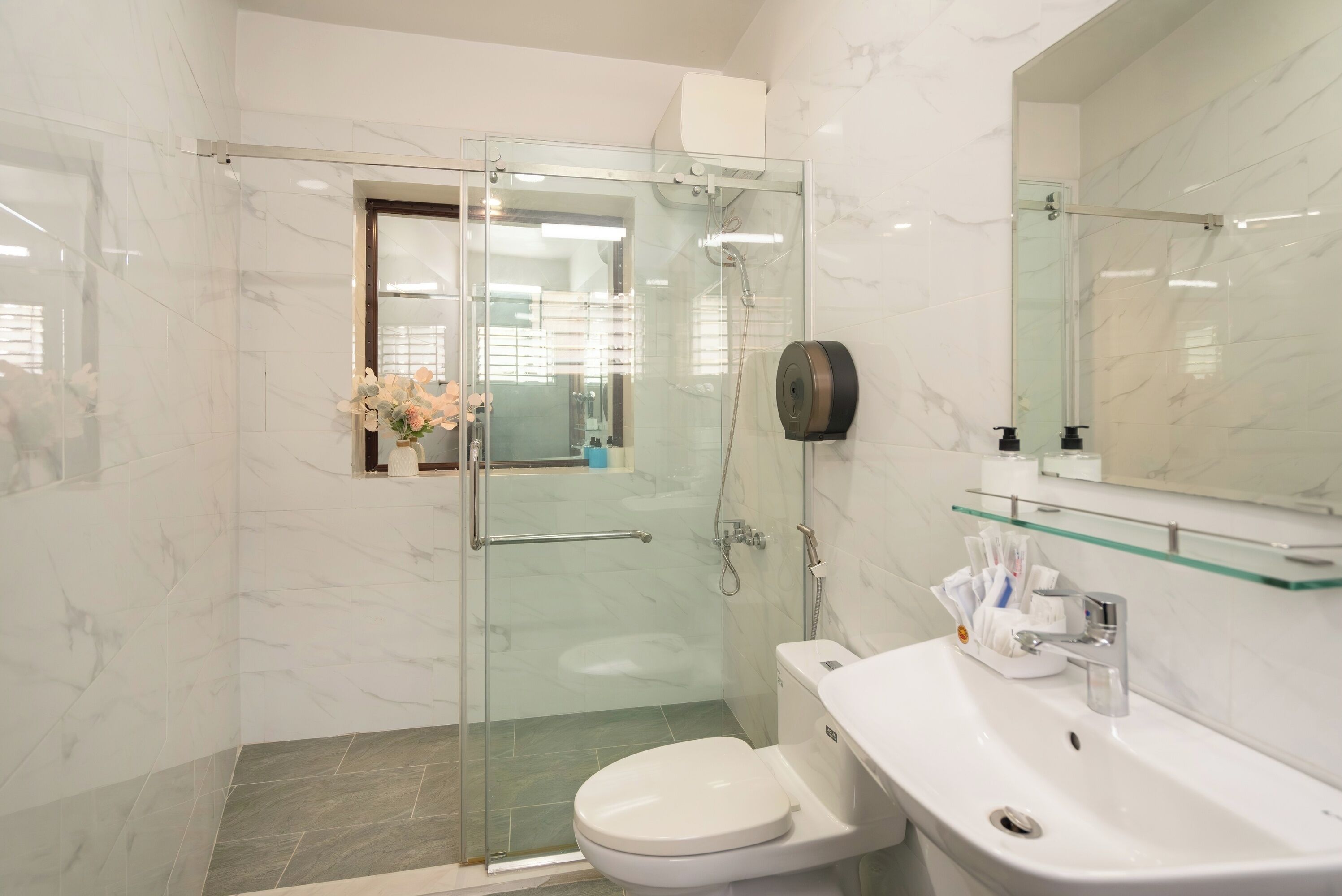 Luxury Villa, City View | Bathroom