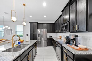 Maison Luxe, 5 chambres, piscine privée, en angle | Cuisine privée