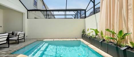 3 outdoor pools, pool cabanas (surcharge), pool umbrellas