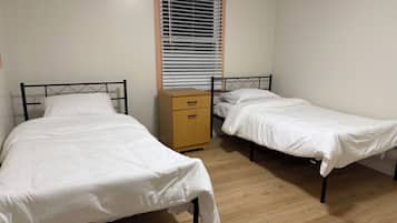 7 bedrooms, WiFi, bed sheets