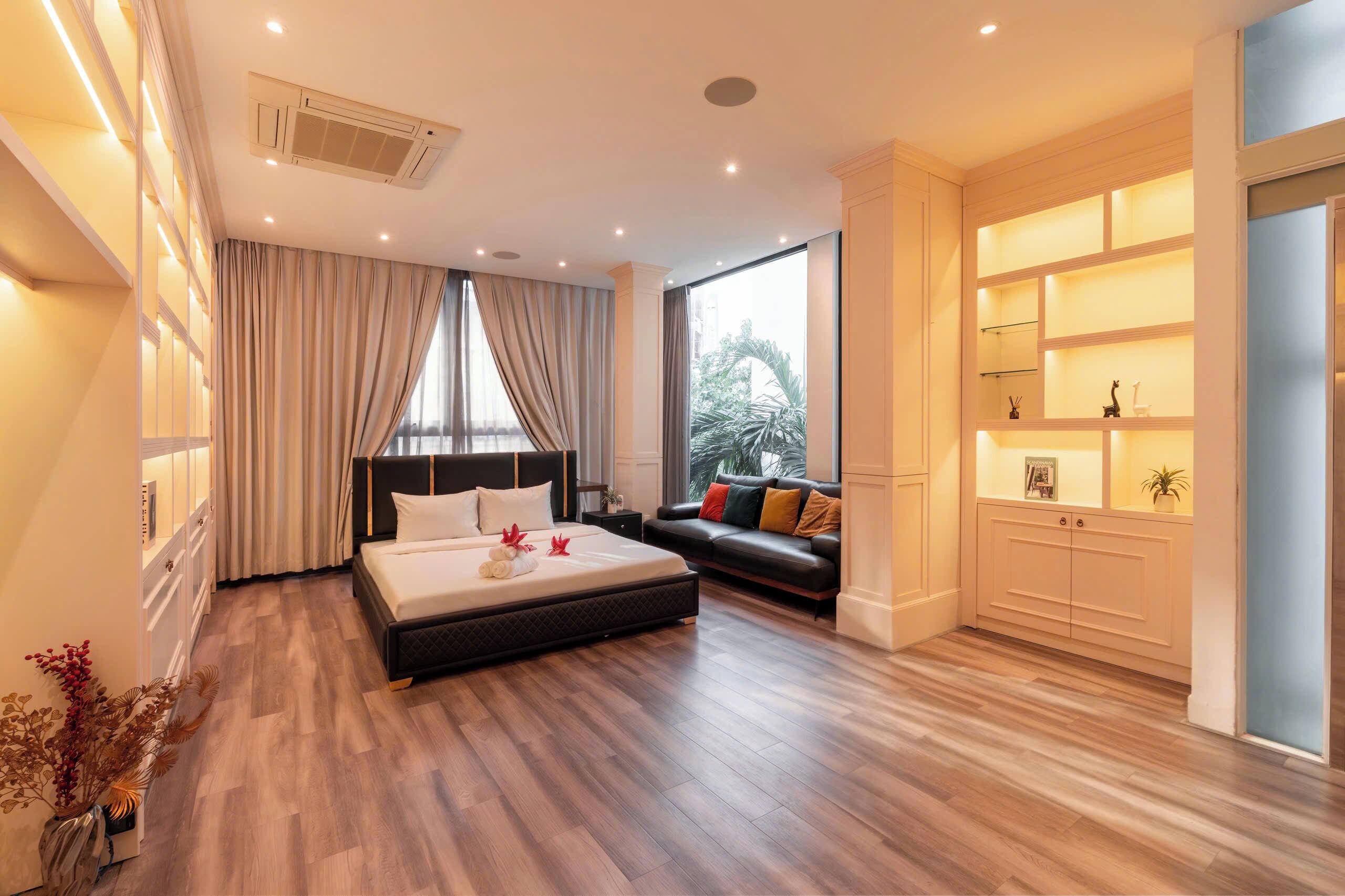 Luxury Villa, City View | Free WiFi
