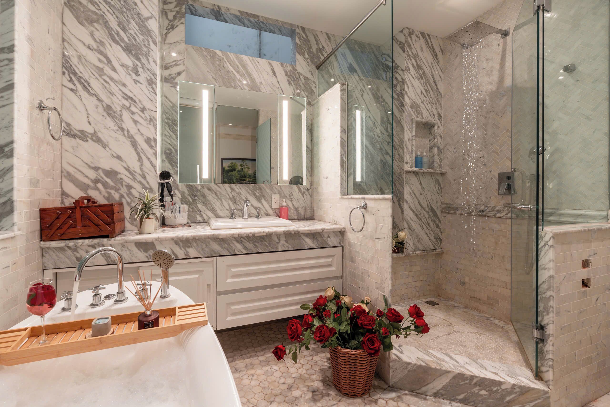 Luxury Villa, City View | Bathroom