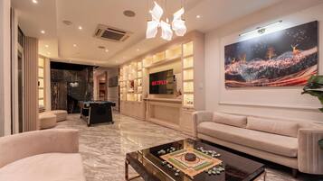 Luxury Villa, City View | Lobby