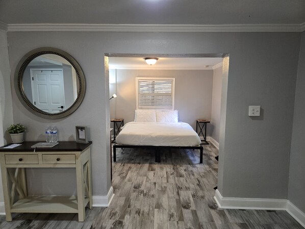 Room - Entire guesthouse in Atlanta, Georgia (Atlanta)