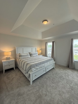 3 bedrooms, iron/ironing board, WiFi, bed sheets