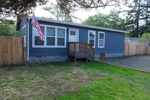 Exterior - Driftwood Retreat - Private Lakeview Oasis (Westport)