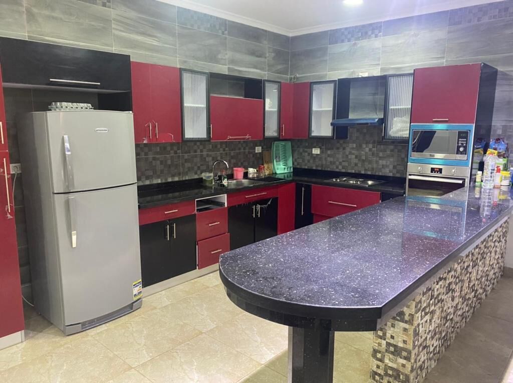 Vila, sacada, vista para o jardim | Cozinha privada