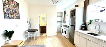 Cozy new 1-bed studio suite with AC & big private yard in charming Burnaby