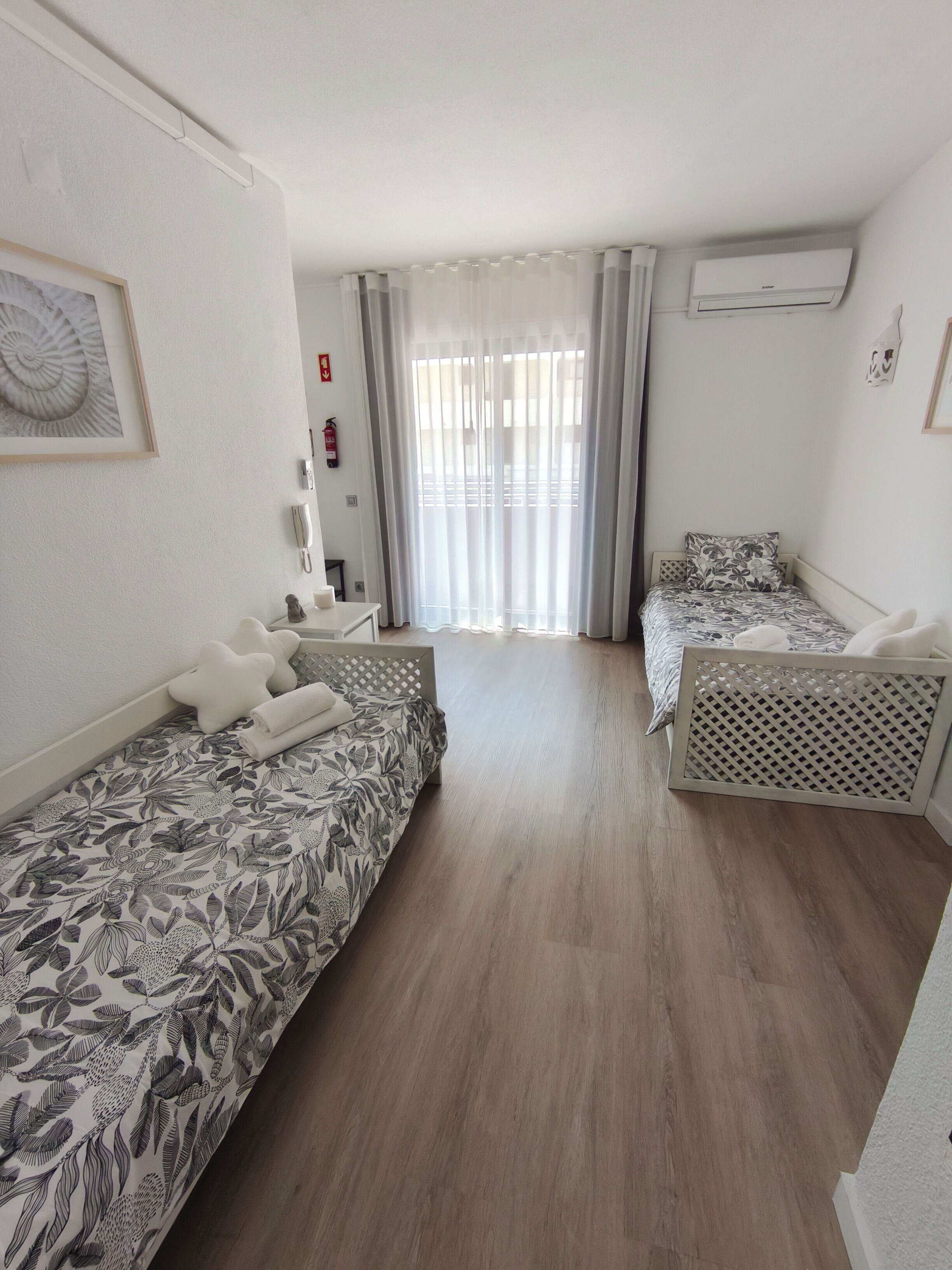 1 chambre, fer et planche à repasser, Wi-Fi, draps fournis