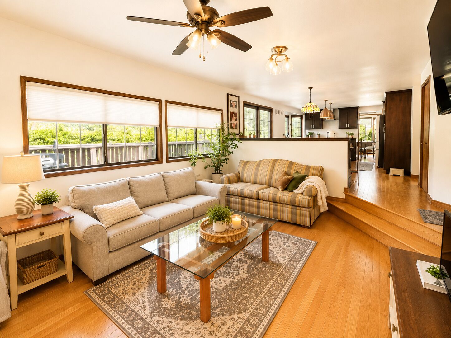 World Cup Cozy Family Retreat, 4br, 3 Living Rooms, Deck & Fenced Yard - 에버렛