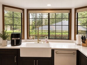 Interior - World Cup Cozy Family Retreat, 4BR, 3 Living Rooms, Deck & Fenced Yard (Everett)