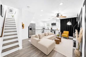 Smart TV - FIFA World Cup 3BR Houston Luxury House (Houston)
