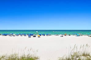 Beach - 100 Yards to Beach! Fire Pit, 3 Decks, Dogs OK! (Navarre)
