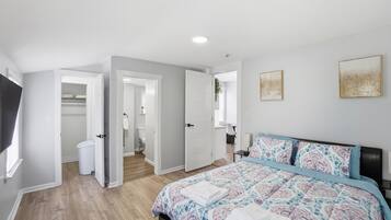 3 chambres, fer et planche à repasser, Wi-Fi, draps fournis