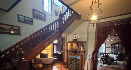 National Historic Victorian Shea House, 7 bedrooms, 11 beds, 5 and half bath