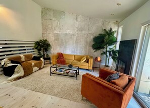 Living area - Perfect 3-bedroom apartment in delightful Vail for your getaway (Vail)