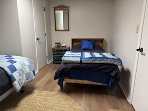 5 bedrooms, iron/ironing board, free WiFi, bed sheets - White Pines Retreat (Jackson)