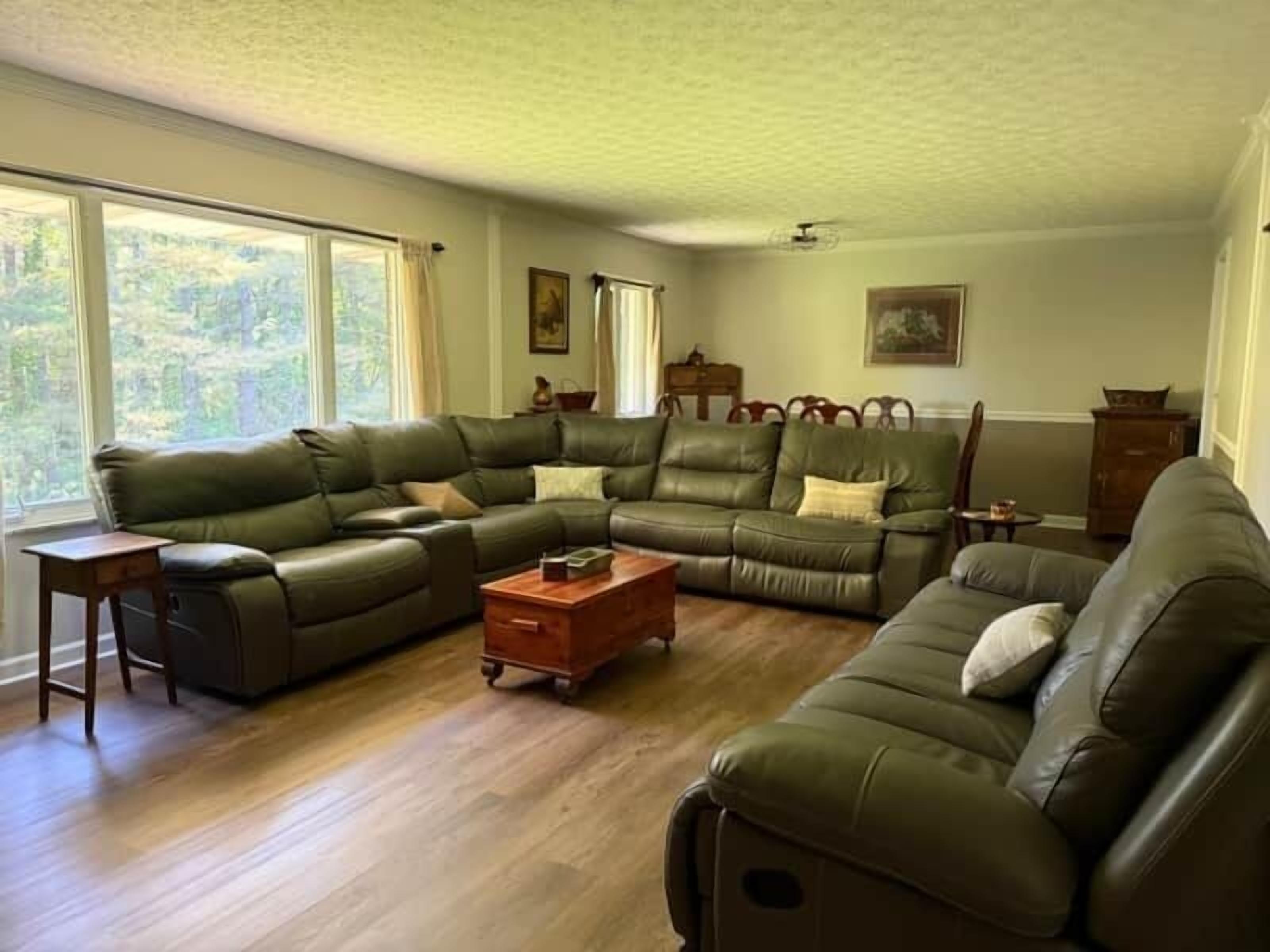 TV, fireplace, foosball, table tennis