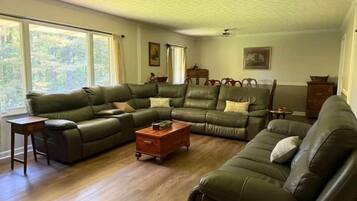 TV, fireplace, foosball, table tennis