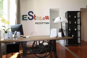 Lobby - Hotel De L'estelou (Sommieres)