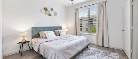 1 bedroom, desk, iron/ironing board, WiFi